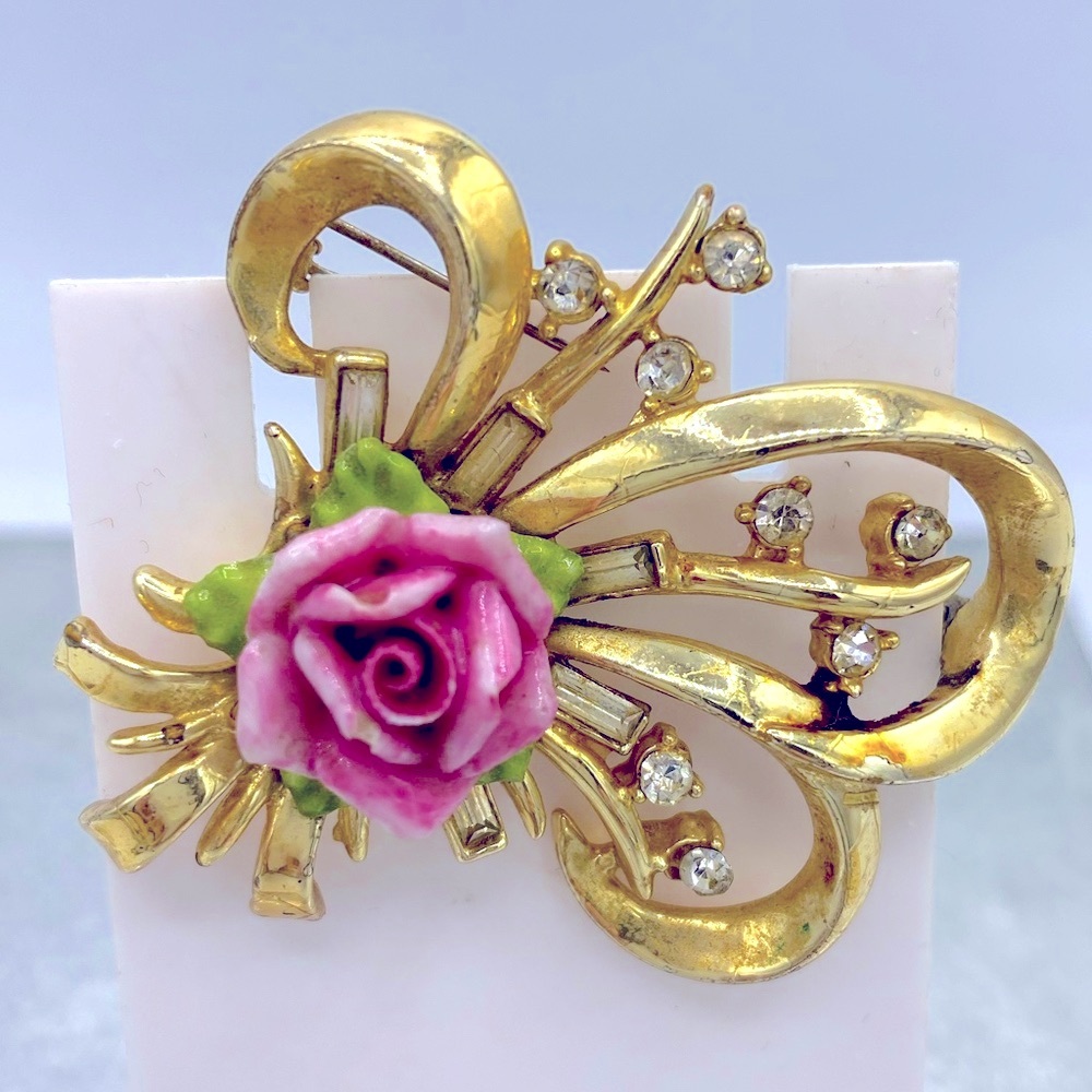 Vintage Gold Tone Floral With Pink Rose And Clear Rhinestones Design Brooch